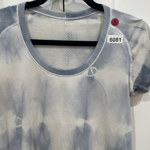 (6081) 🍋 LULULEMON RUN: Swiftly Tech Short Sleeve Scoop *Tie Dye Sz 8 **LOVED - Picture 2 of 4
